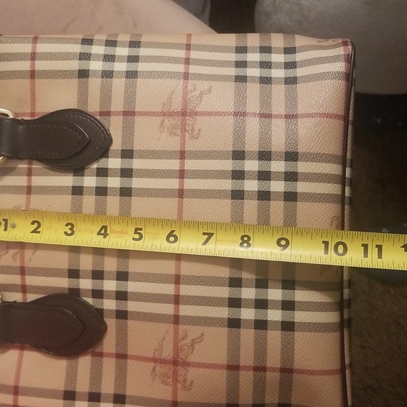 Burberry tote bag (SALE TODAY) - Picture 10 of 11